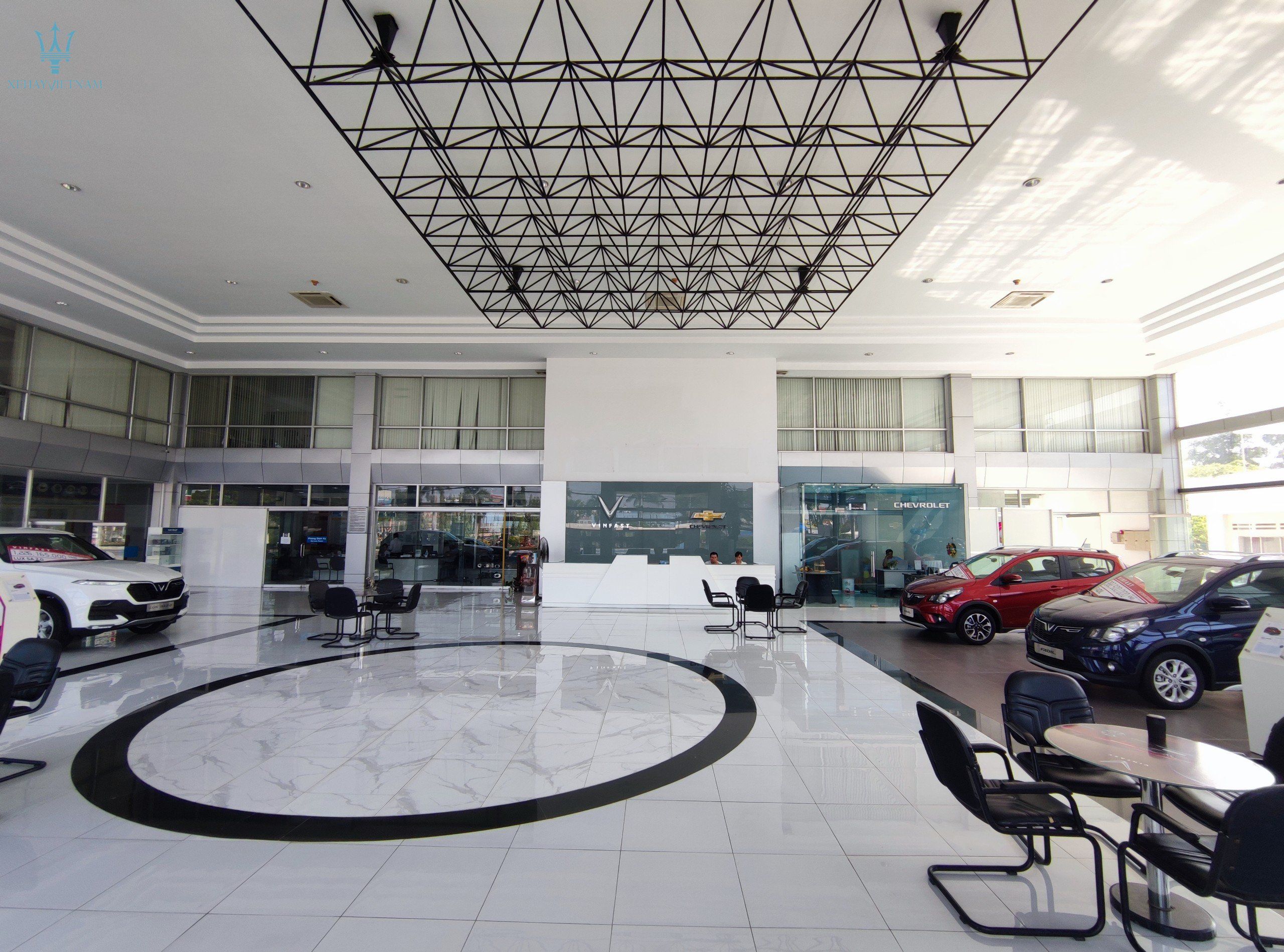 vinfast car showroom design