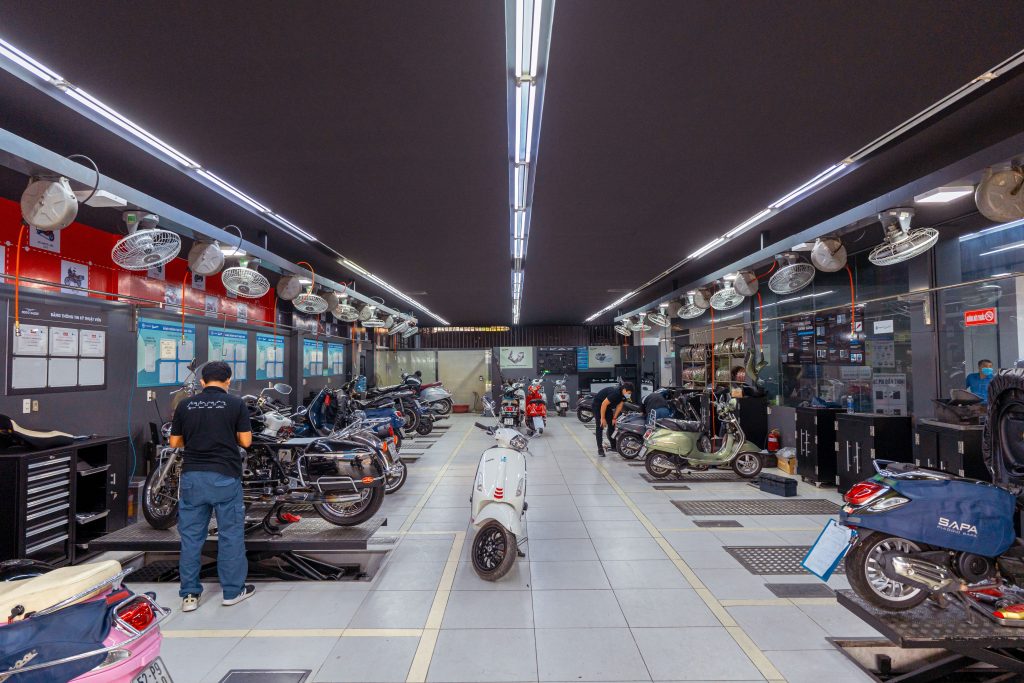 motorbike-showroom-design