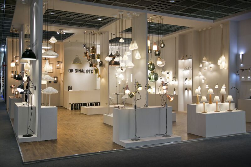 lamp showroom